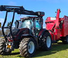 Valtra T234s Med Jenz 360 Flishugger og Alsidig 23m3 Flisvogn