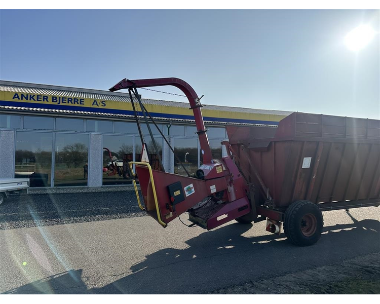 TP TP150  Monteret på højtipvogn.