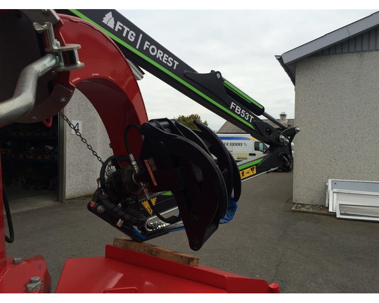 TP TP 270 K  Med FTG Forest kran