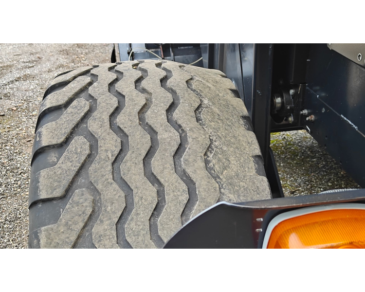New Holland RB 180  super feed