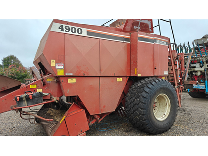 Hesston 4900