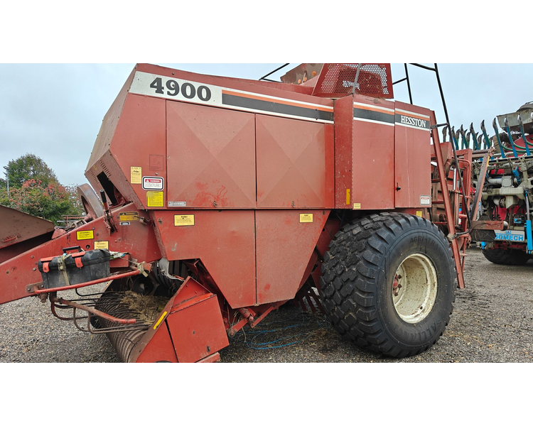 Hesston 4900