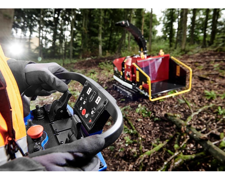 TP 215 TRACK  Diesel m. TP-pilot og 59 hk - manuel