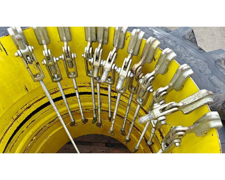 - - - Tvillinghjul sæt 20.8R42 inkl. låse