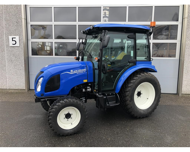 New Holland Boomer 55
