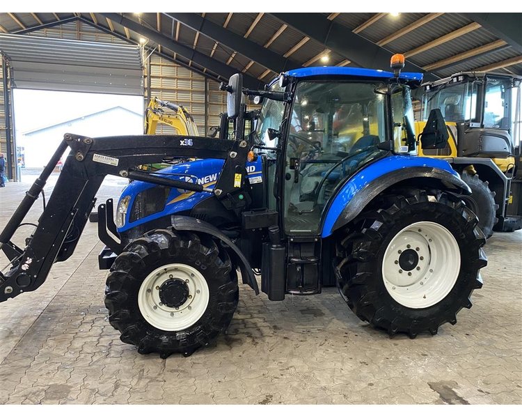 New Holland T4.95 Med frontlæsser