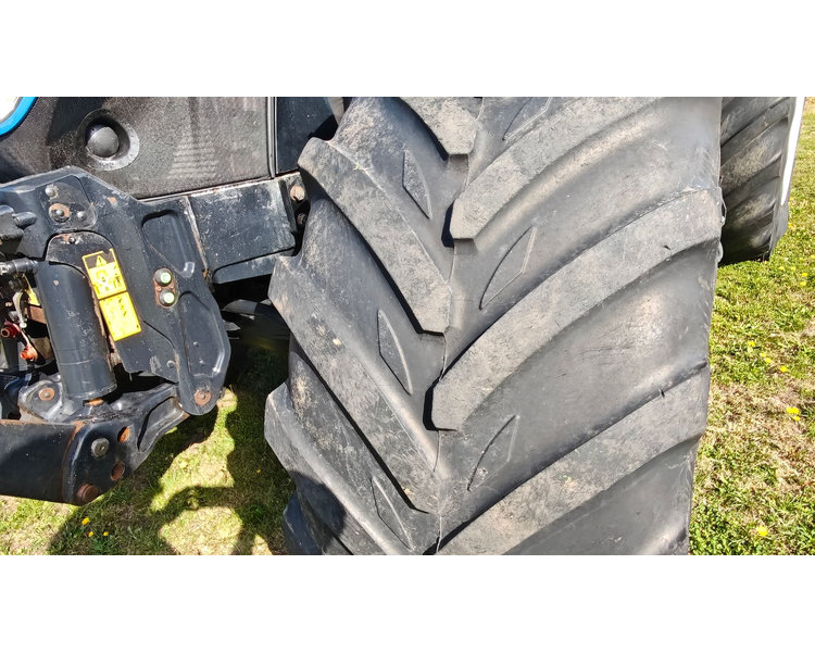 New Holland T7050 AUTO COMMAND