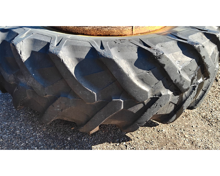 - - - 520/85 R38 XXX Inkl. 7 låse