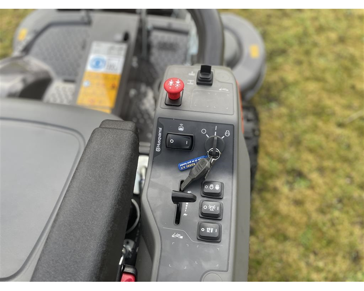 Husqvarna P524 XR fjernstyret Inkl. combi 122 cm klippebord.