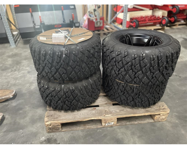 Polaris Alufælge med dæk