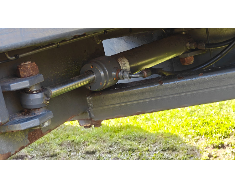 Valtra T234s Med Jenz 360 Flishugger og Alsidig 23m3 Flisvogn