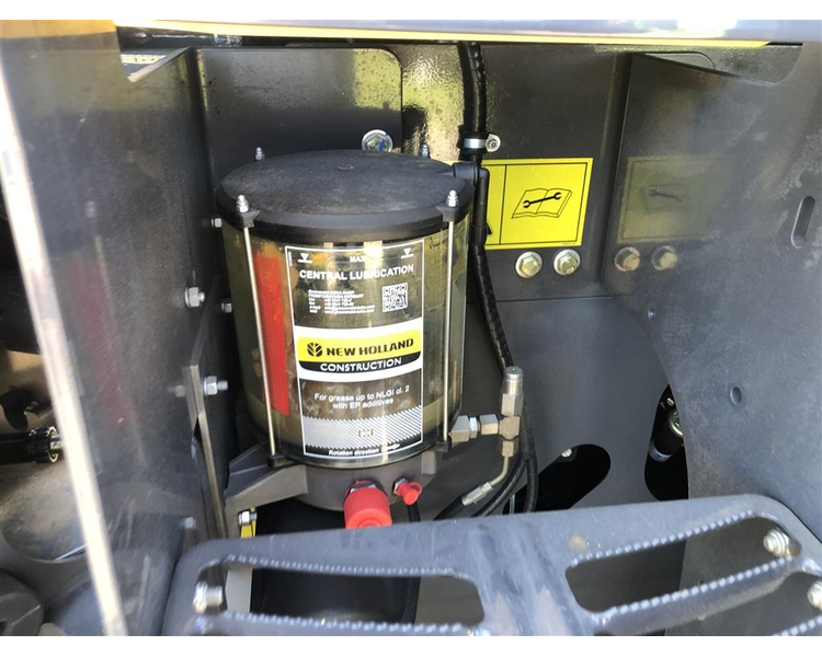 New Holland W110D LR