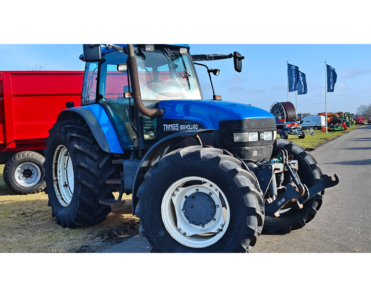 New Holland TM 165