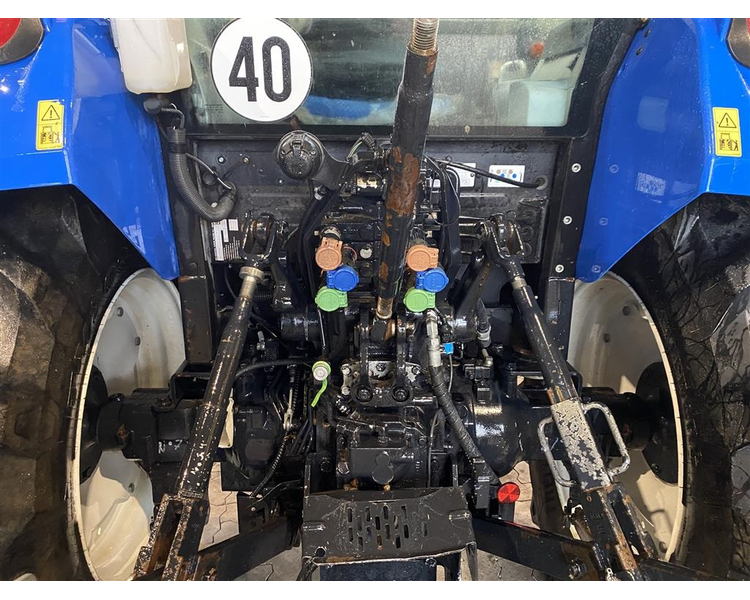 New Holland T4.95 Med frontlæsser