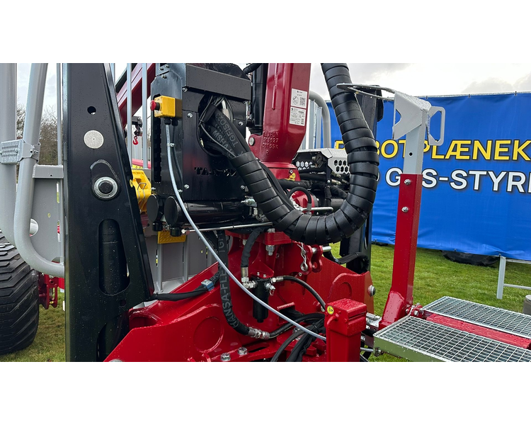 Tajfun GAP 110 Med DOT 45 K ( 8,2M Kran )