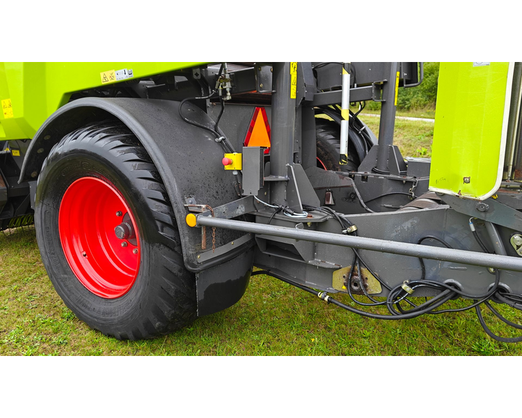 CLAAS Rollant 455 UNIWRAP