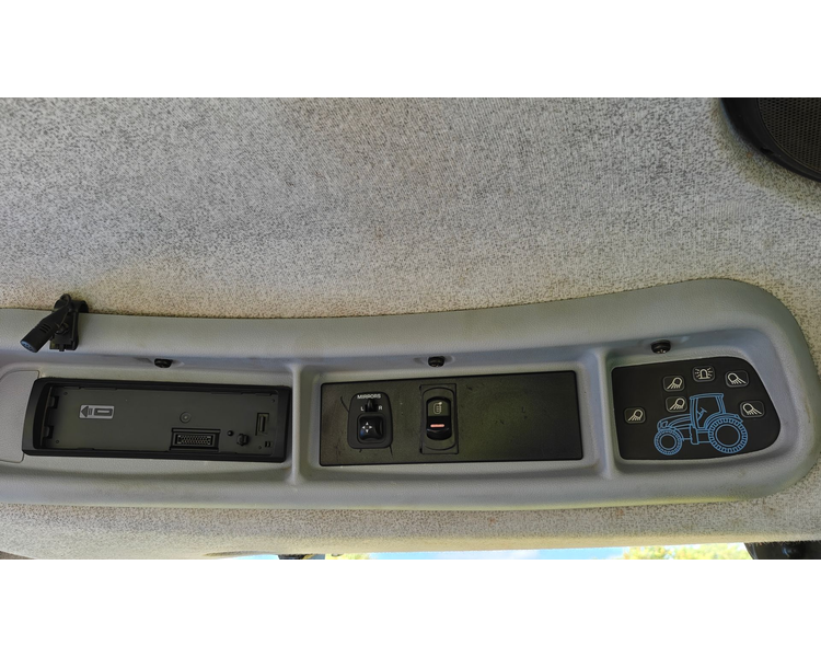 New Holland T7050 AUTO COMMAND