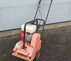 - - - 75kg pladevibrator med Honda motor
