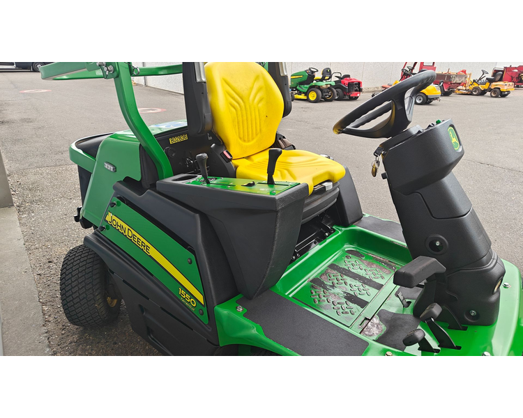 John Deere 1550 TerrainCut