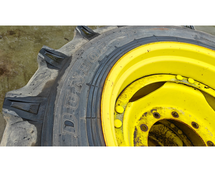 Dunlop 16.9R28 XXX