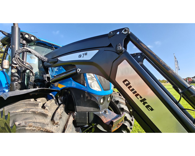New Holland T7.260 med Quicke Q7M Frontlæsser