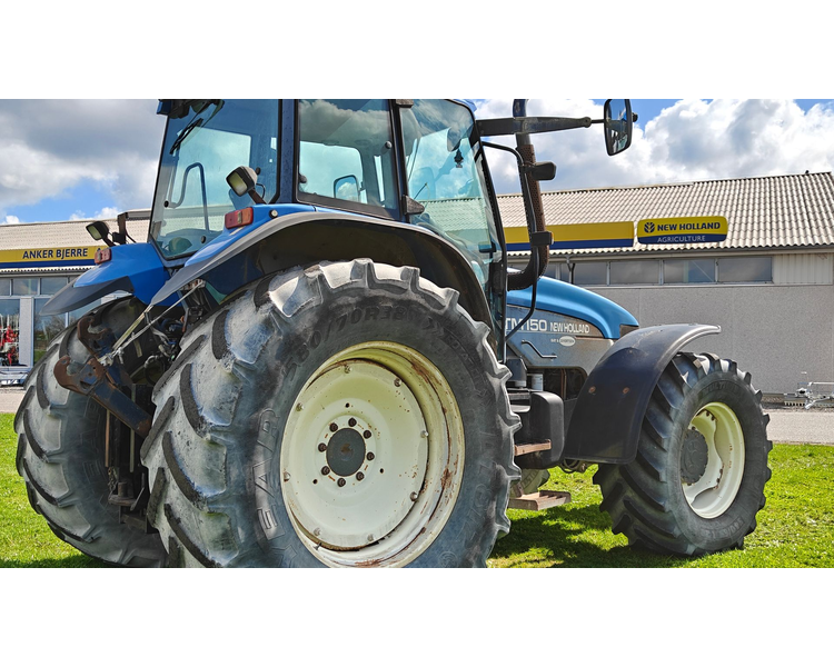 New Holland TM150