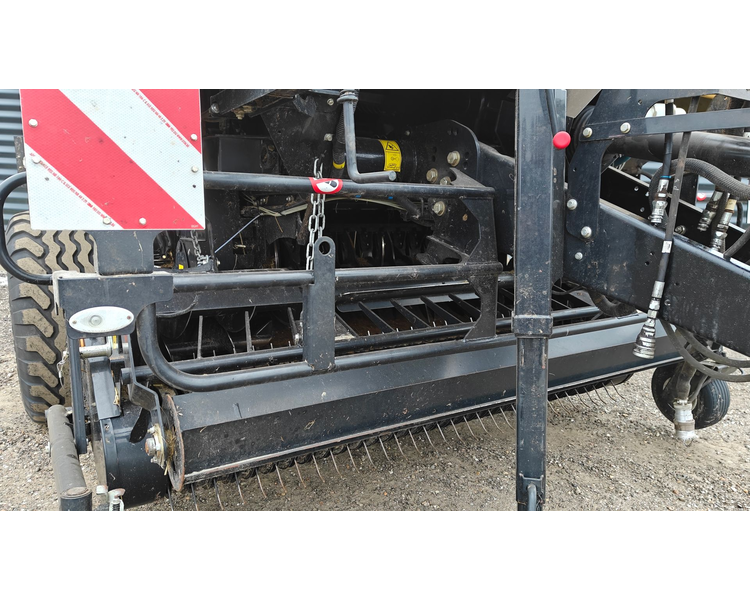 New Holland Roll-Belt 180 Superfeed