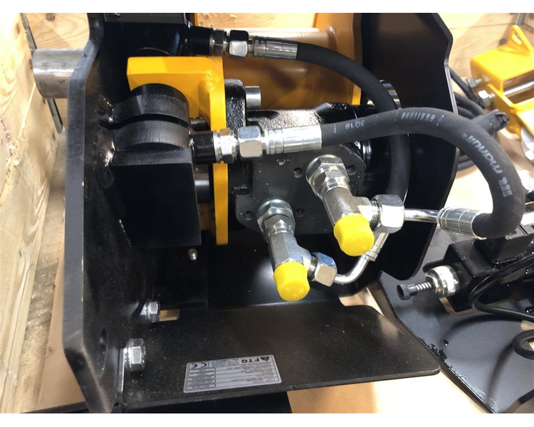 - - - FTG Hydraulisk fjernstyret spil