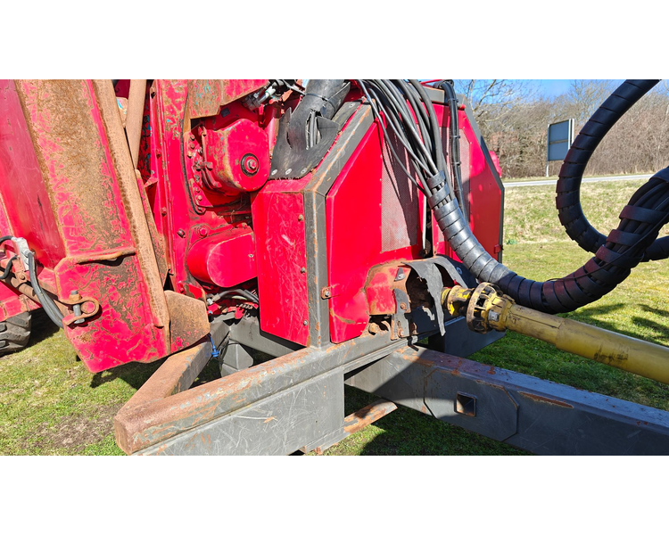 Valtra T234s Med Jenz 360 Flishugger og Alsidig 23m3 Flisvogn