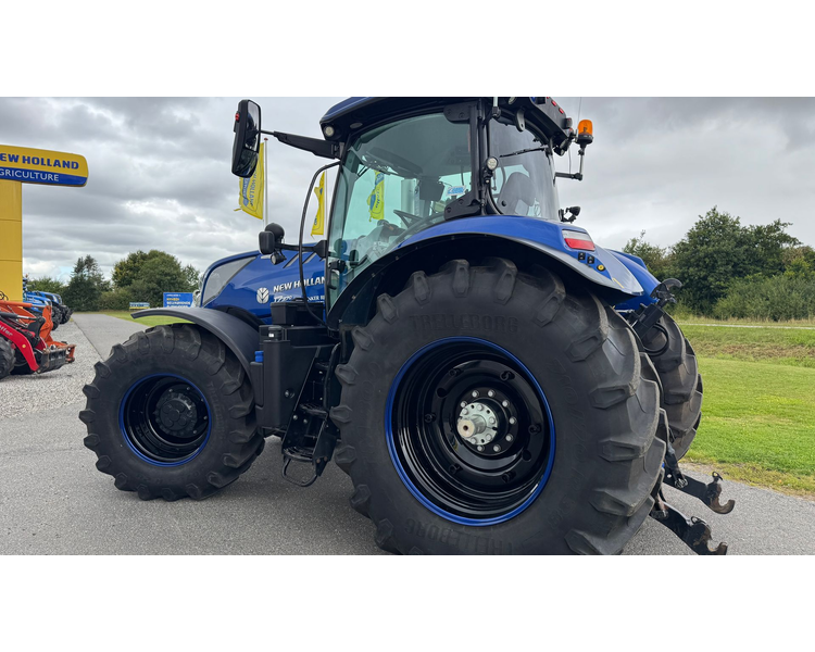 New Holland T7.270 AC BLUEPOWER