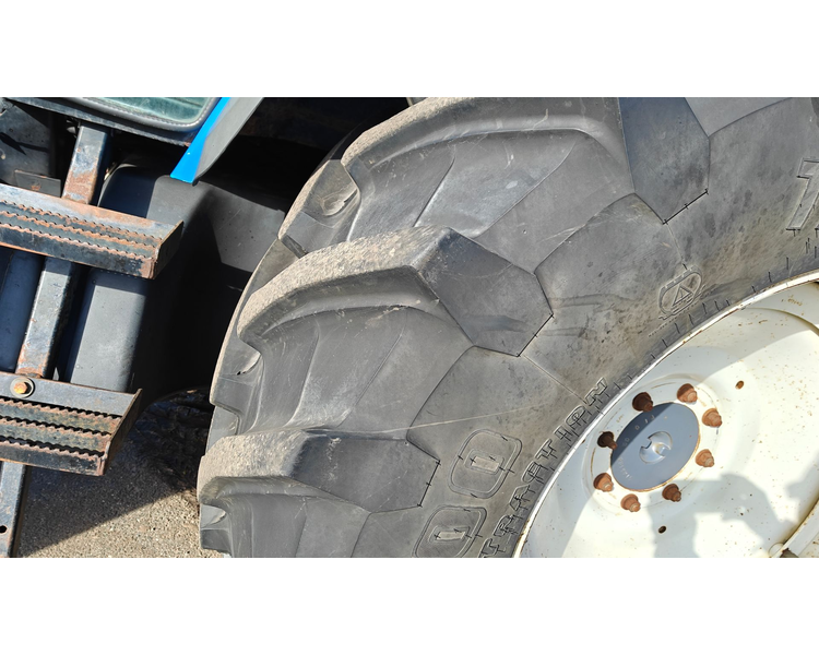 New Holland TM 165