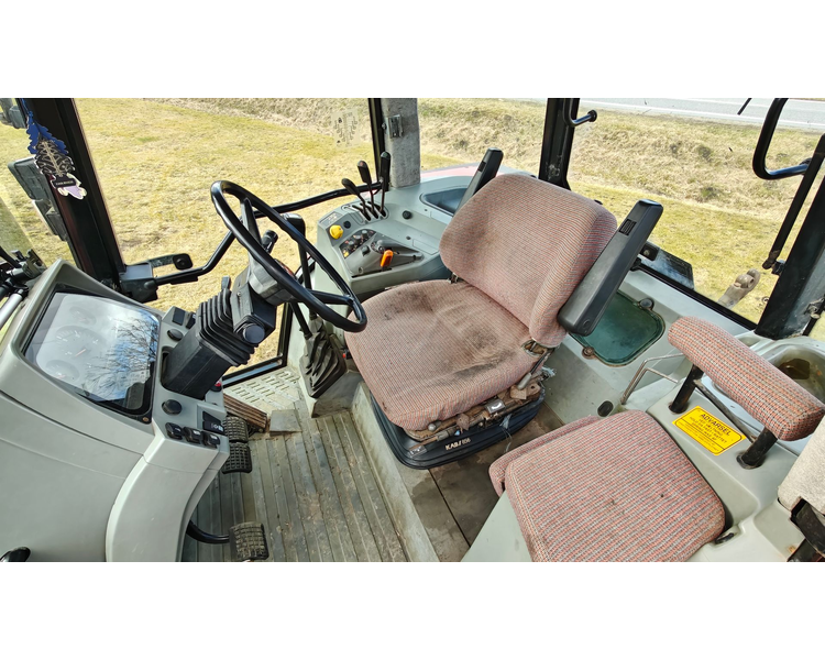 Massey Ferguson 8110