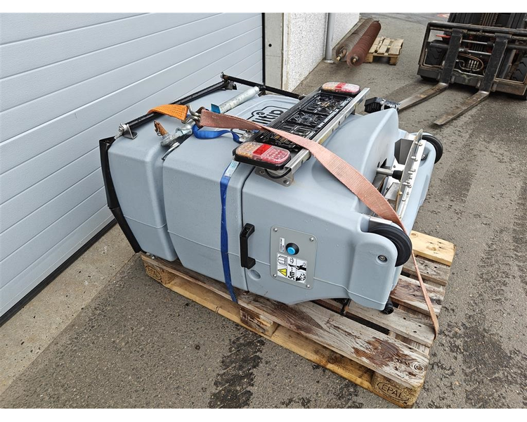 HillTip Icestriker 200