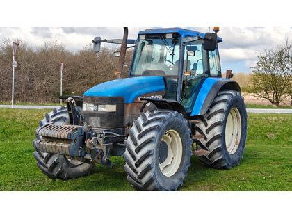 New Holland TM150