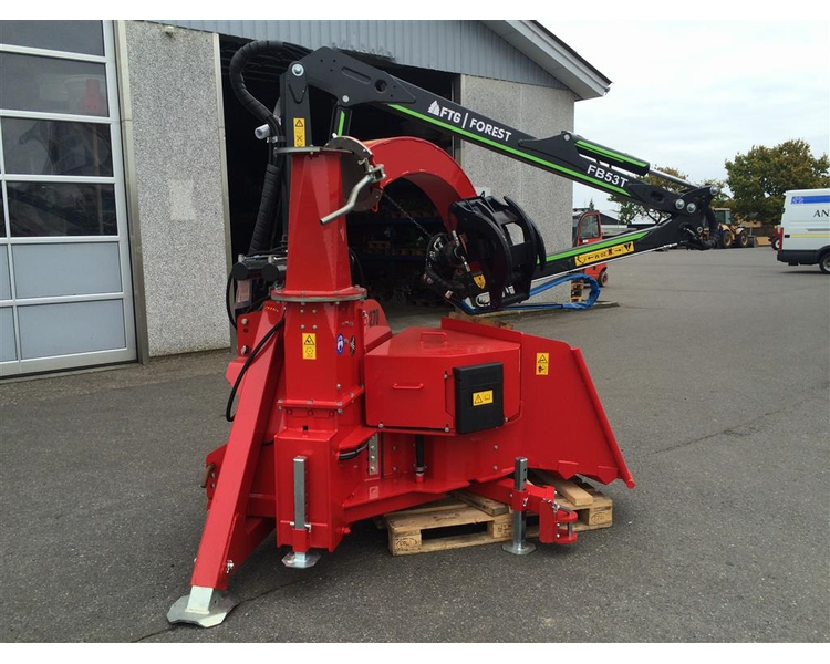 TP TP 270 K  Med FTG Forest kran