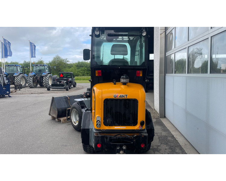 Giant D337T X-tra. Inkl. Skovl og pallegafler