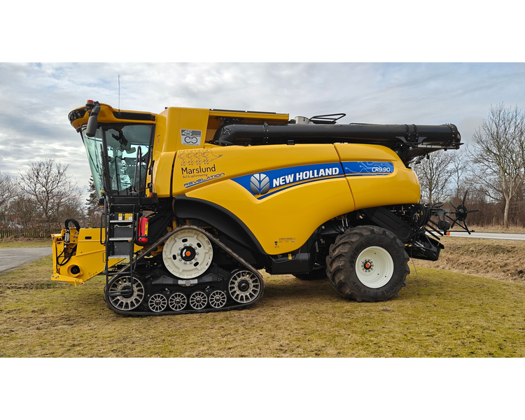 New Holland CR9.90