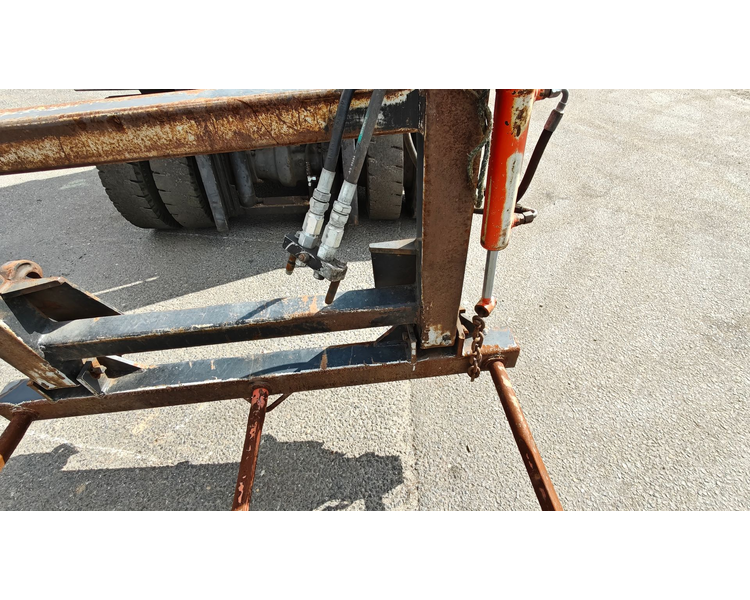 - - - Storballespyd m/EURO beslag Med hydraulisk opklap