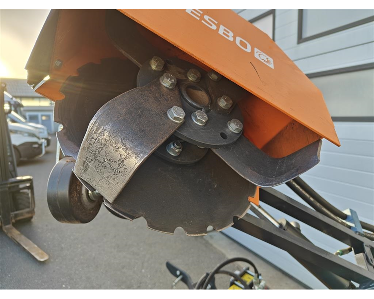 - - - Nesbo kantskærer, hydraulisk