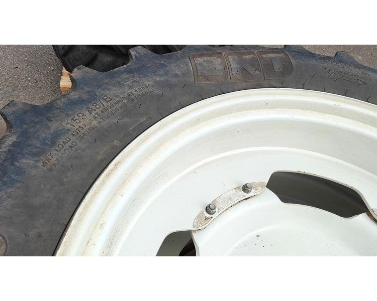 sprøjtehjul 380/90R46 - 270/95R36 XXX New Holland T7.170
