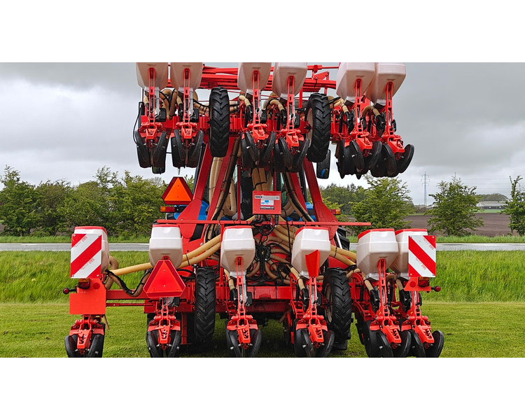 Maschio Gaspardo MANTA ISOTRONIC 12-75 XL Med fronttank