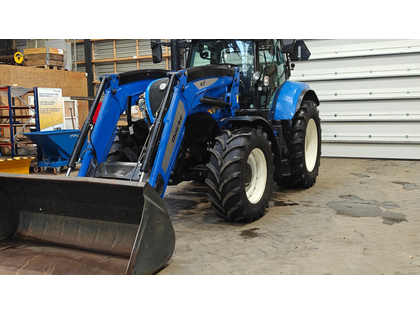 New Holland T7.175 AC !!! På vej ind !!!