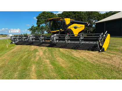 New Holland CR 11