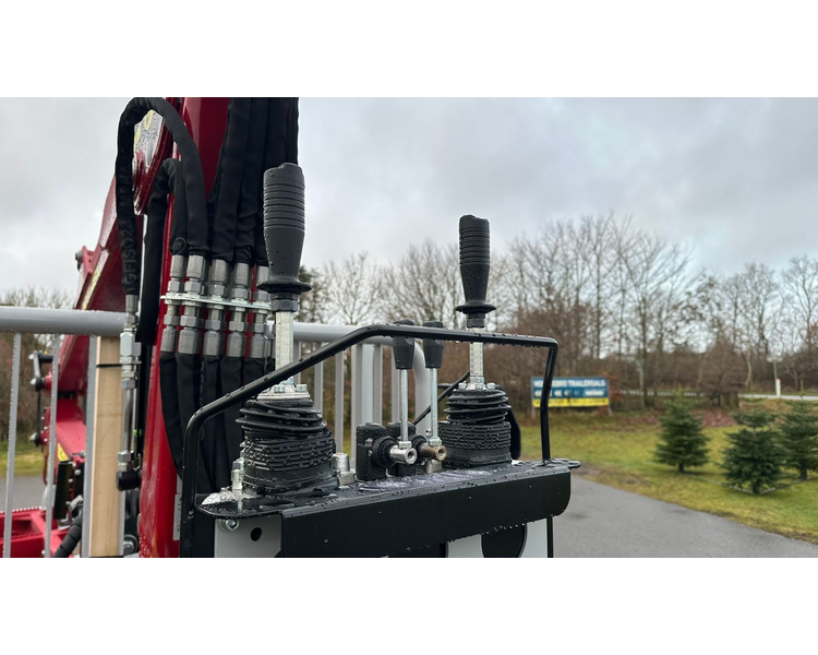 Tajfun GAP 110 Med DOT 45 K ( 8,2M Kran )