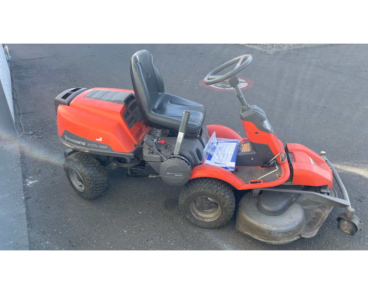 Husqvarna R15Ts AWD