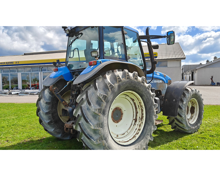 New Holland TM 150