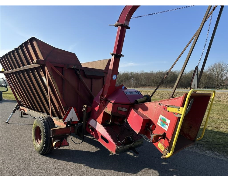 TP TP150  Monteret på højtipvogn.