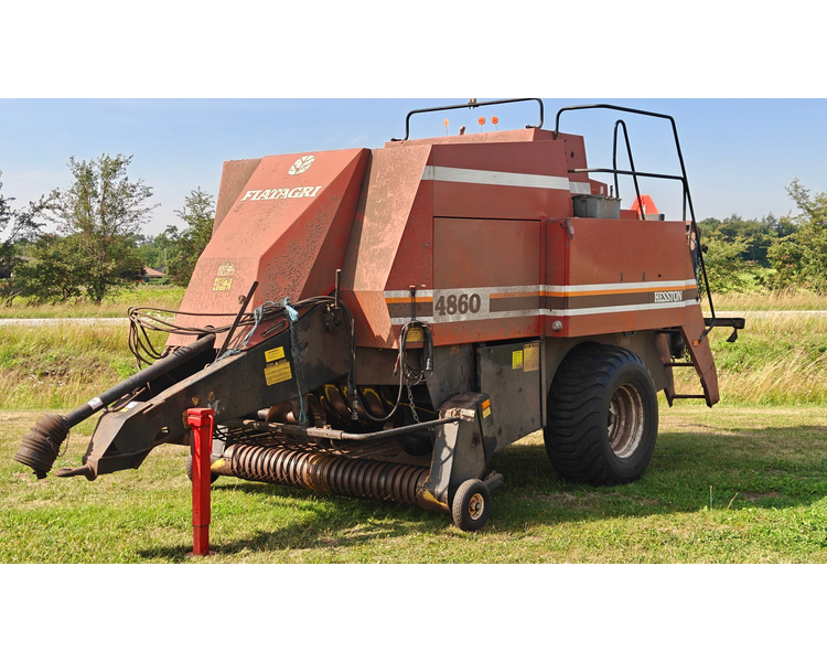 Hesston 4860