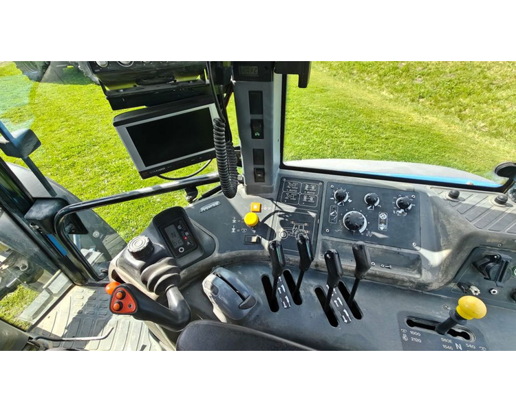 New Holland TM 150