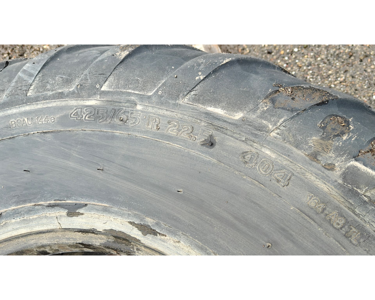 De Molen 425/65R22.5 XXX